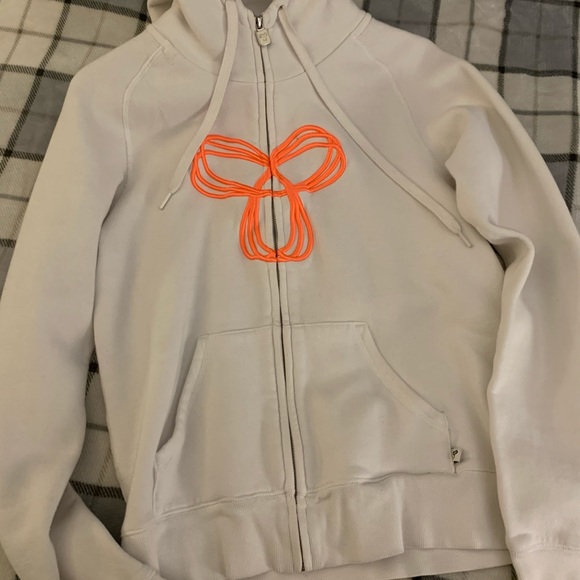 tna sip up - Picture 1 of 3